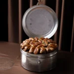 ⁦تمر صقعي - علبة تراثية⁩ - الصورة ⁦6⁩